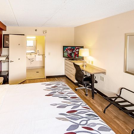 Red Roof Inn Florence - Civic Center Экстерьер фото
