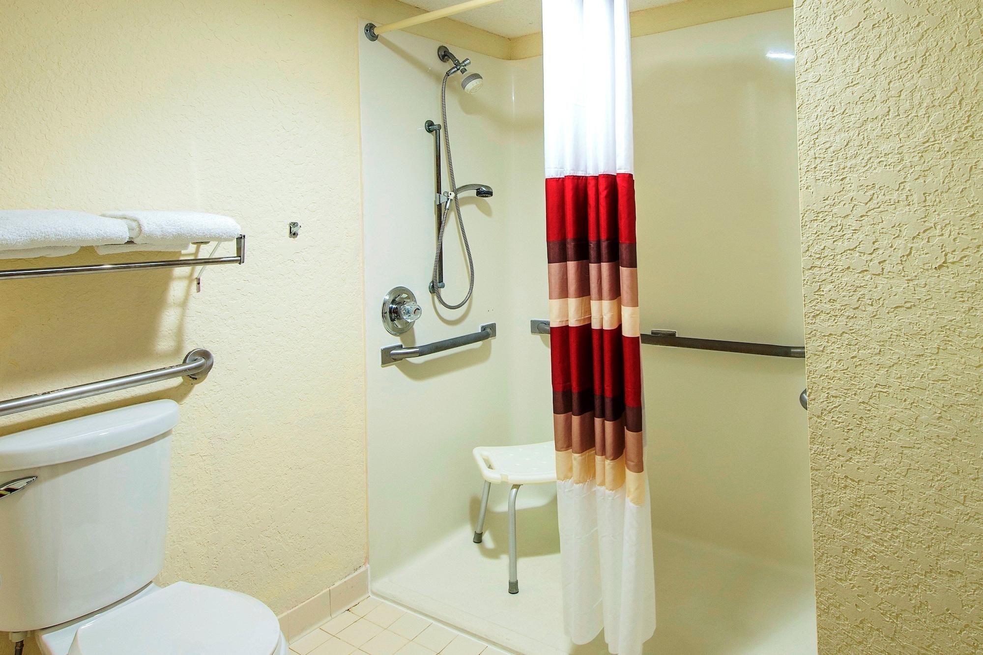Red Roof Inn Florence - Civic Center Экстерьер фото