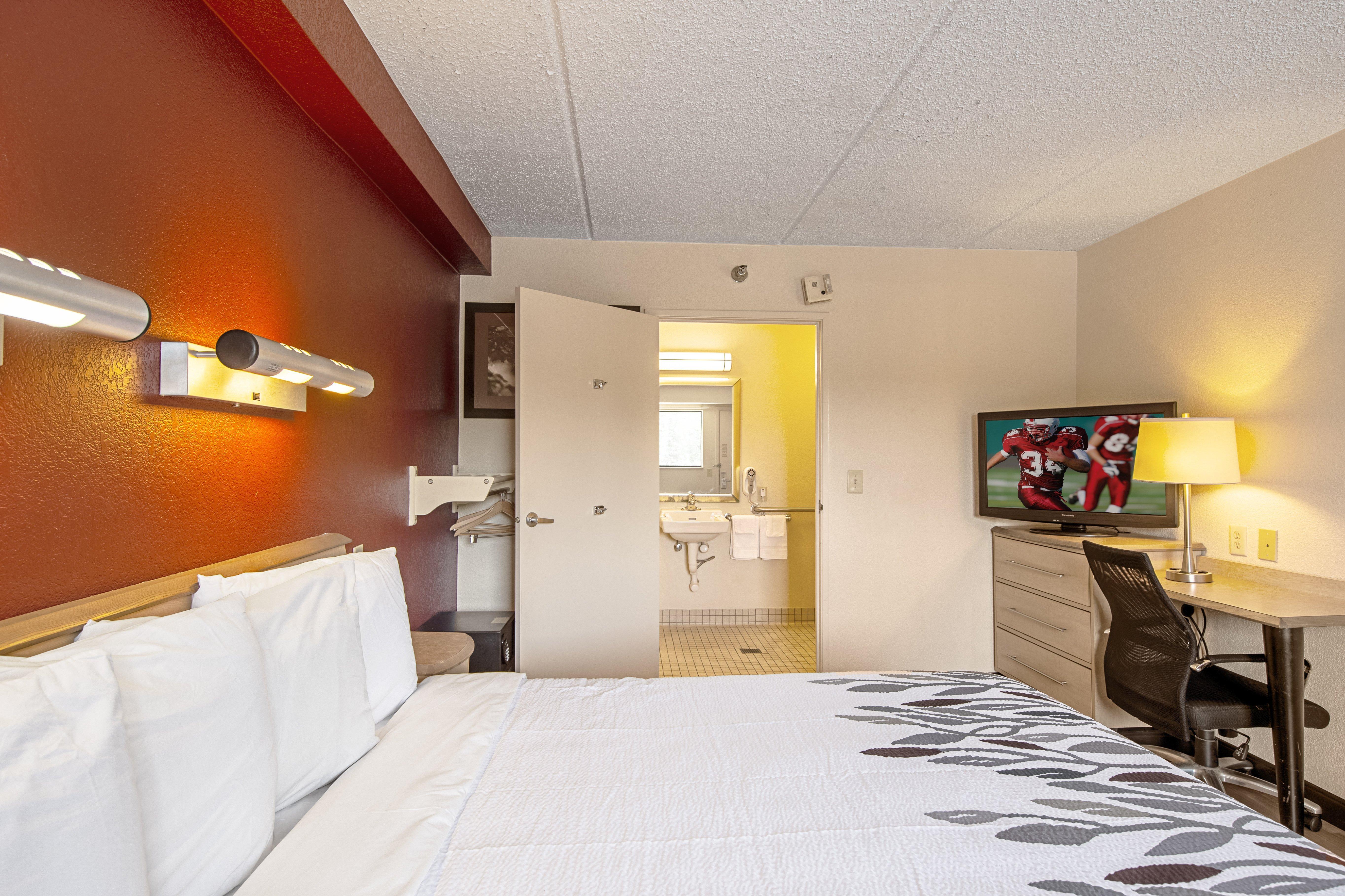 Red Roof Inn Florence - Civic Center Экстерьер фото