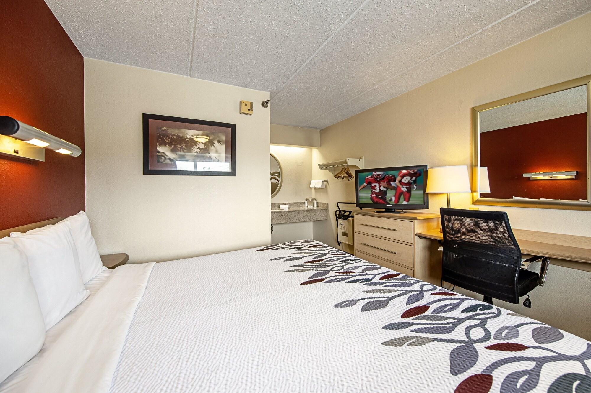 Red Roof Inn Florence - Civic Center Экстерьер фото